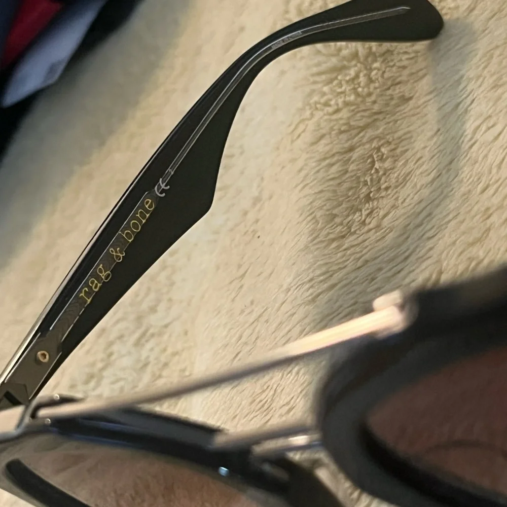 Monteblanc and rag and bone - Picture 2 of 6